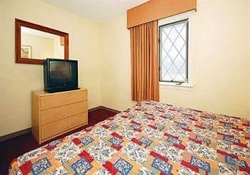 Rodeway Inn & Suites Rodeway Inn & Suites