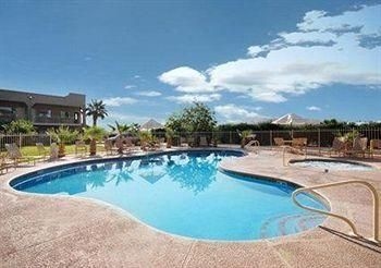 Comfort Suites4