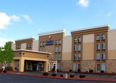Comfort Inn & Suites1