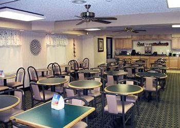 Econo Lodge Erie1