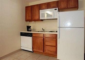 Quality Suites near Old Town Scottsdale2