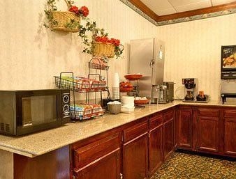 Ramada Baltimore West4