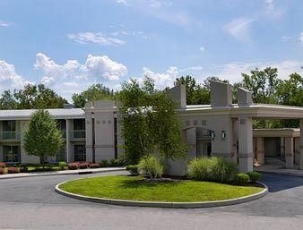 Howard Johnson Inn - Newburgh3