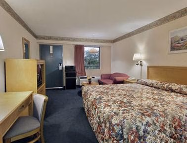 Travelodge Fredericksburg4