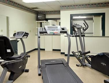 Days Inn And Suites Elkins2