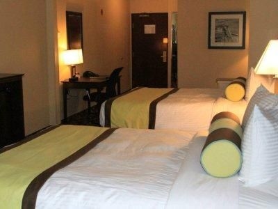 Comfort Suites Entertainment0