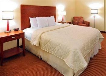 Comfort Inn Cross Creek1