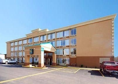 Quality Inn & Suites University Quality Inn & Suites University