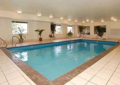 Sleep Inn & Suites Lakeside1