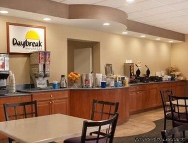 Days Inn Buffalo Airport1