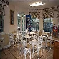 Gazebo Inn0