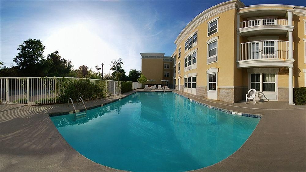 Comfort Suites at Isle of Palms Connector1