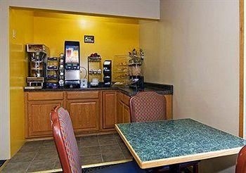 Rodeway Inn & Suites0