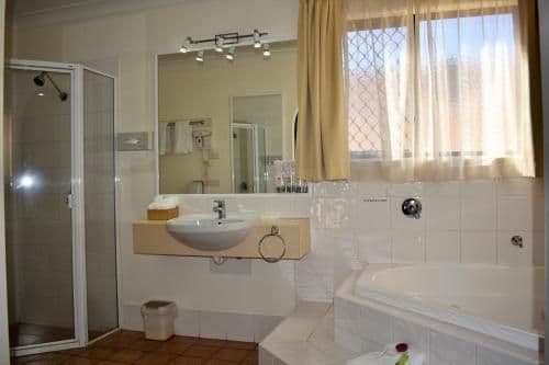 Executive Queen Room with Spa Bath