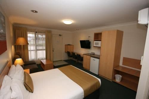 Standard Queen or Twin Room