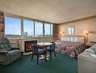 Days Inn Niagara At The Falls2