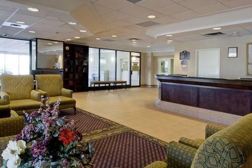 Quality Inn & Suites Airport Mississauga, ON1