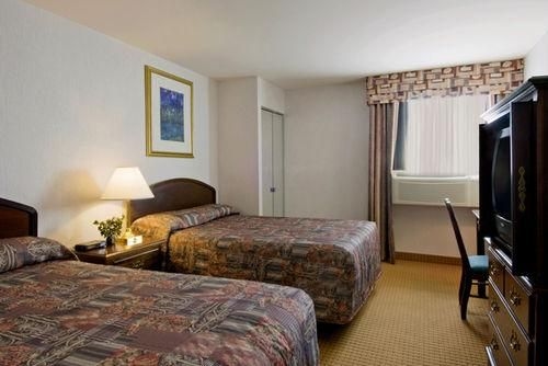 Quality Inn & Suites Airport Mississauga, ON2