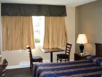 Chieftain Hotel2