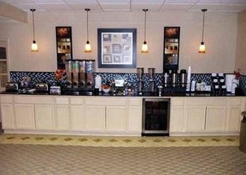 Clarion Hotel Buffalo Airport0