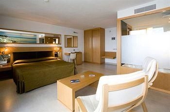 R2 Bahia Playa Hotel1