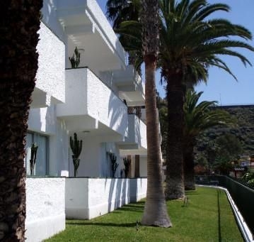 El Sombrero Apartments1
