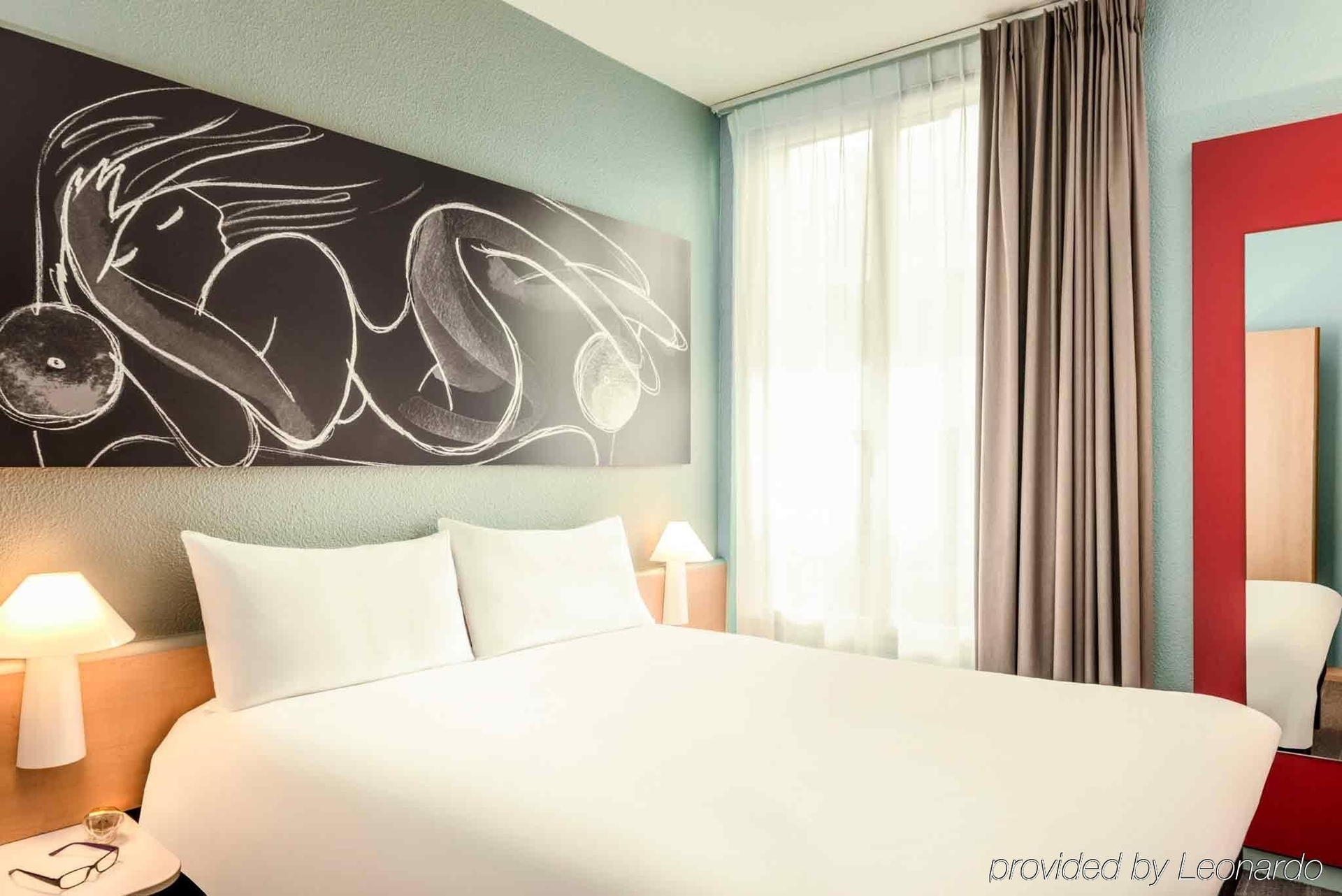 โรงแรมไอบิส ปารีส บูโลญ-บีย็องกูร์ (ibis Paris Boulogne-Billancourt)0