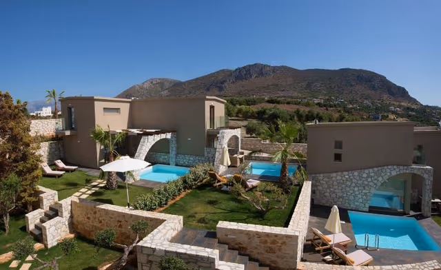 SUITE DELUXE WITH PRIVATE POOL