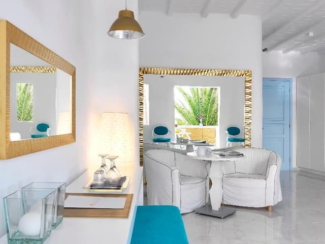 SUITE WITH PRIVATE POOL