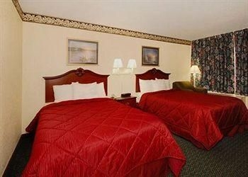 Econo Lodge1