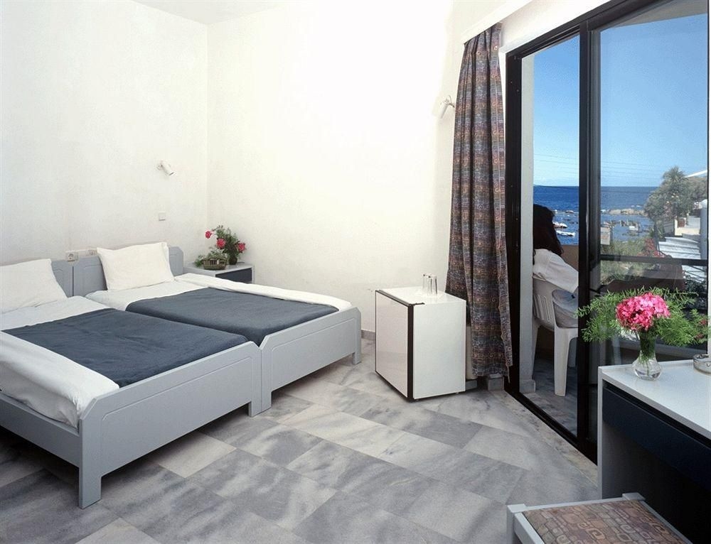 Akasti Hotel1
