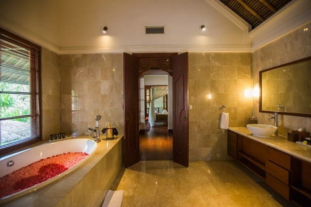 VILLA THREE BEDROOMS