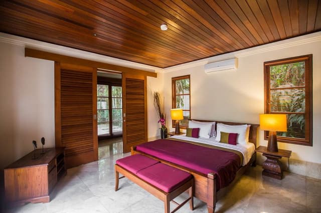 VILLA FOUR BEDROOMS