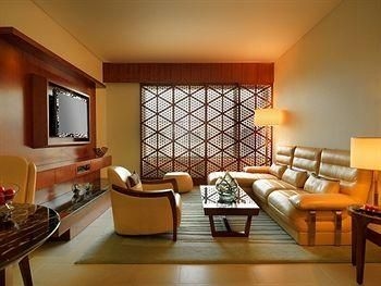 Jumeirah Messilah Beach Hotel and Spa2