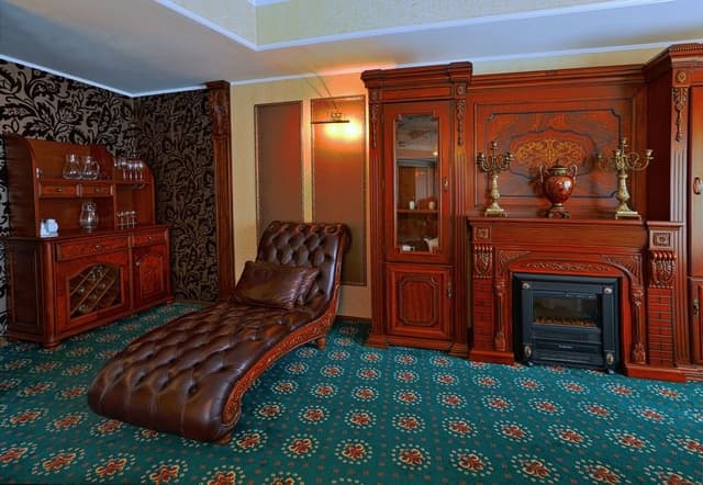 SUITE CAPACITY 1