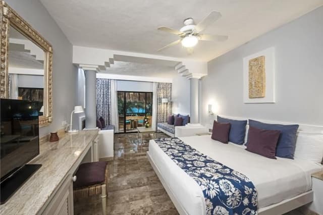 JUNIOR SUITE OCEAN FRONT
