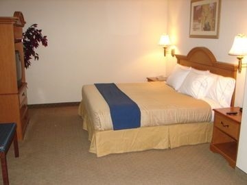 แคลเรียนพอยต์ นิวเบิร์น (Clarion Pointe New Bern)4