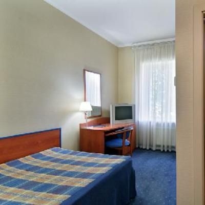 Cameo Hotel1