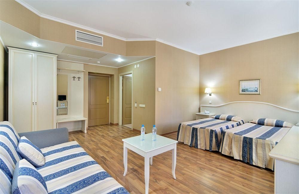 Cameo Hotel4