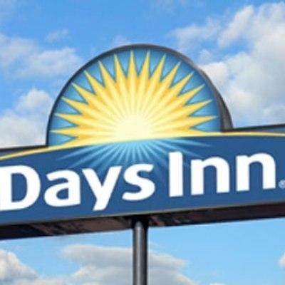 รามาดา บาย วินด์แฮม โคแบม (Ramada by Wyndham Cobham)1