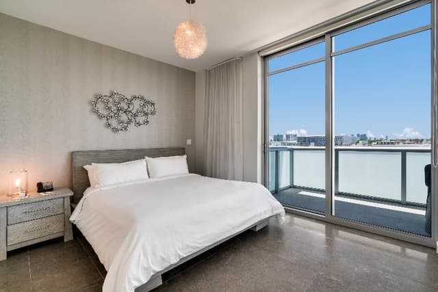 SUITE TWO KING BEDS