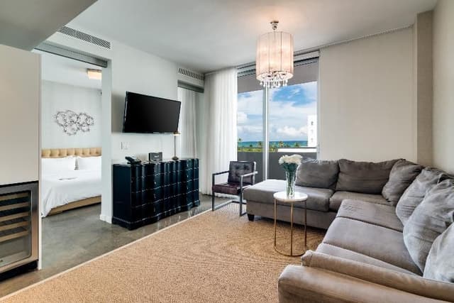 SUITE OCEAN VIEW ONE BEDROOM