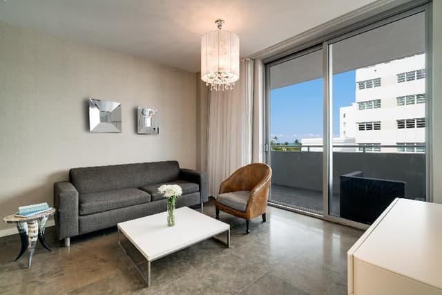 SUITE OCEAN VIEW ONE BEDROOM