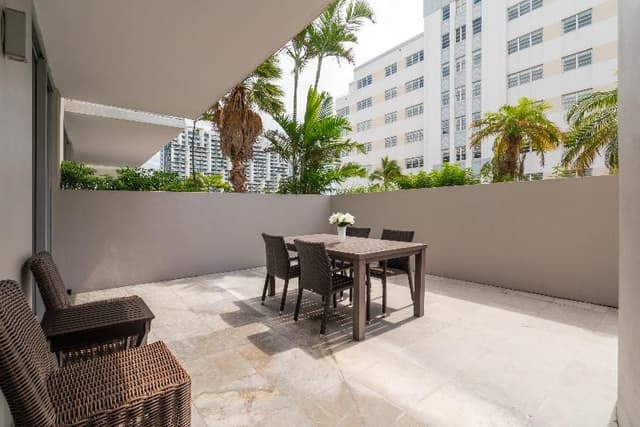 SUITE ONE BEDROOM WITH TERRACE