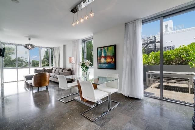 SUITE ONE BEDROOM WITH TERRACE