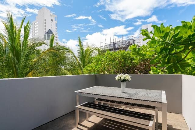 SUITE ONE BEDROOM WITH TERRACE