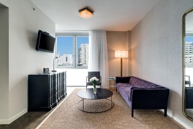 SUITE ONE BEDROOM