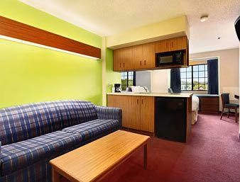 Microtel Suites Pigeon Forge Music Road0