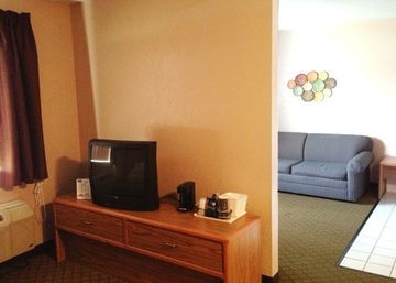 Rodeway Inn2