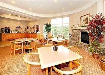 Sleep Inn & Suites Lake of the Ozarks0